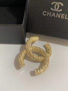 ✨CHANEL Brooch✨